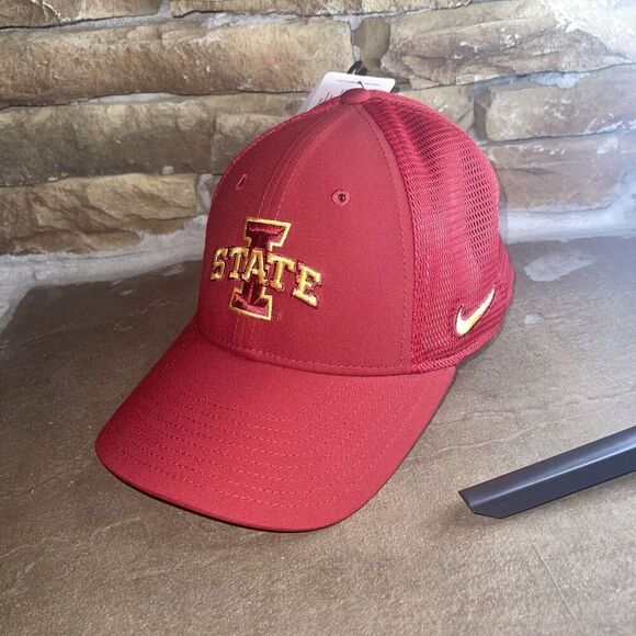 NWT Nike Youth Fitted Swoosh Flex -- Iowa State Cyclones -- One Size fits most - Picture 1 of 3